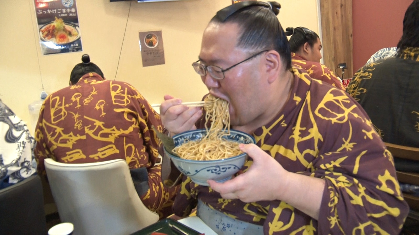 ちゃんこ長・東浪(あずまなみ)の写真