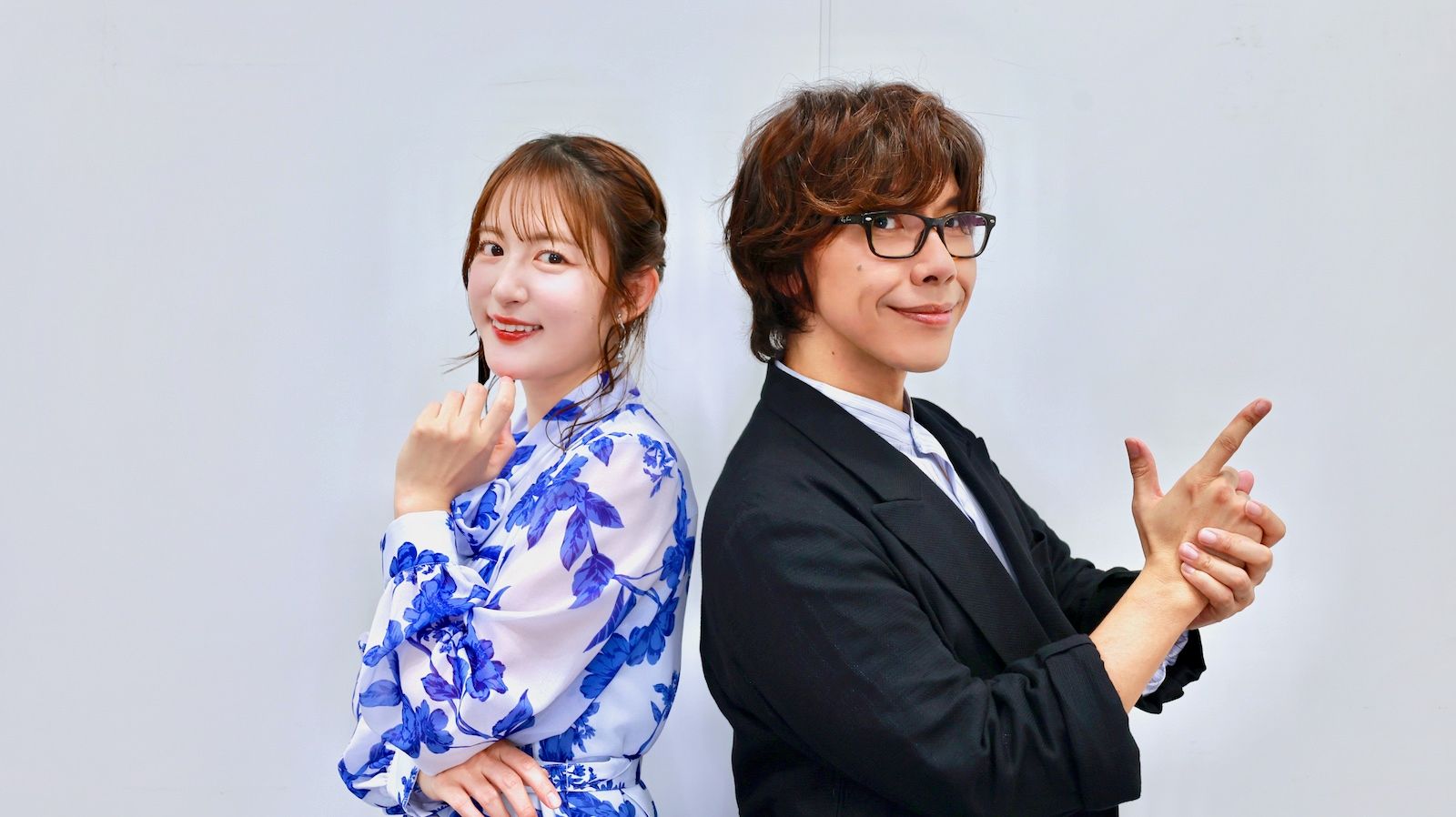 声優の小松未可子と佐藤拓也の写真