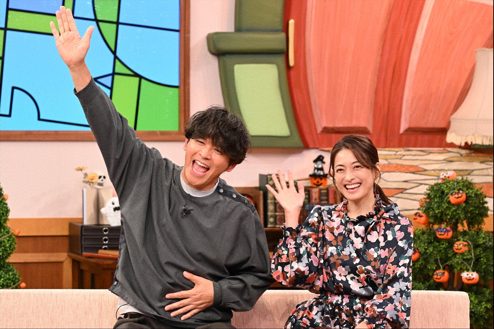 乙葉と、ますだおかだ岡田圭右の写真