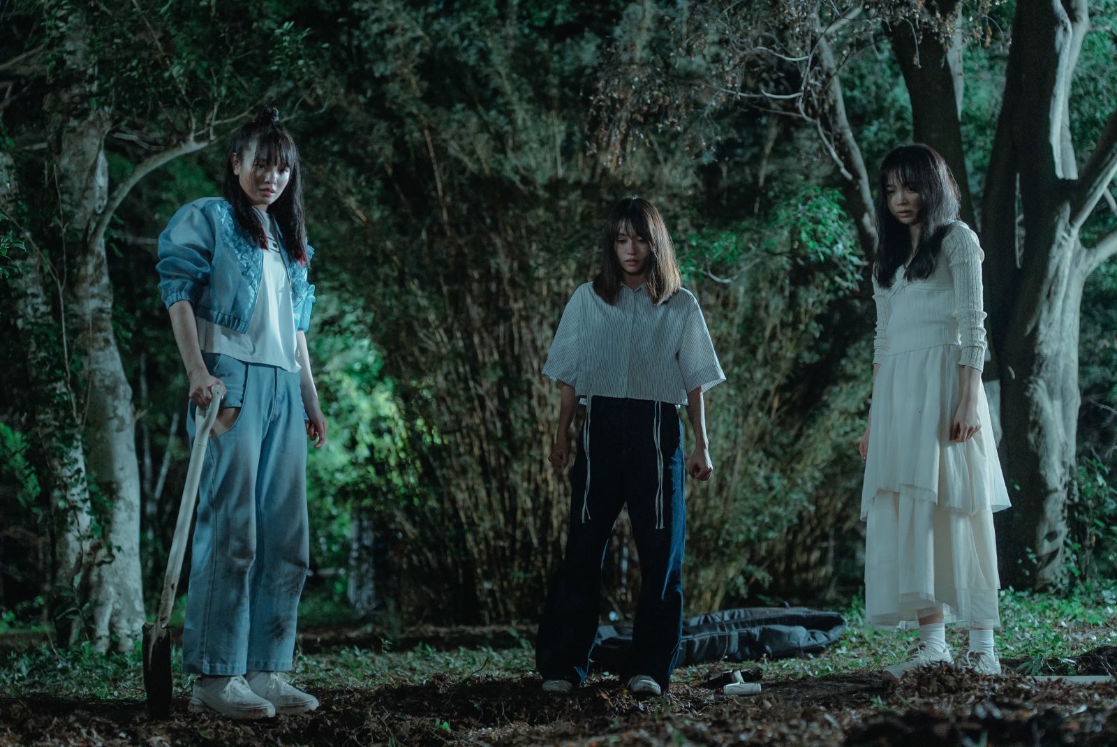 田辺桃子、横田真悠、林芽亜里の写真