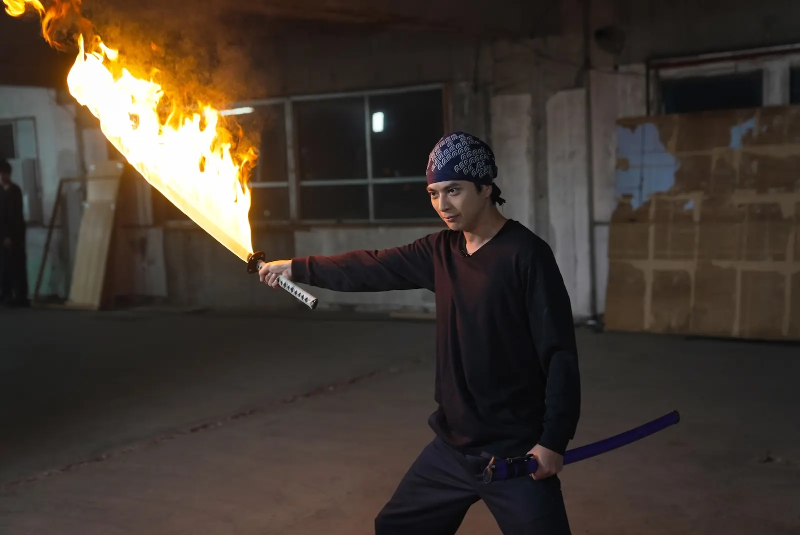 timelesz・佐藤勝利 剣を使ったファイアーパフォーマンスに挑戦するも