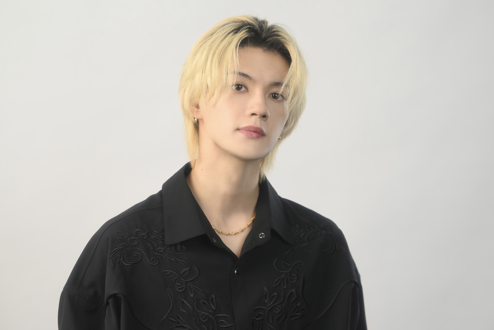 10月期新水曜ドラマ『ESCAPE それは誘拐のはずだった』に出演する佐野勇斗