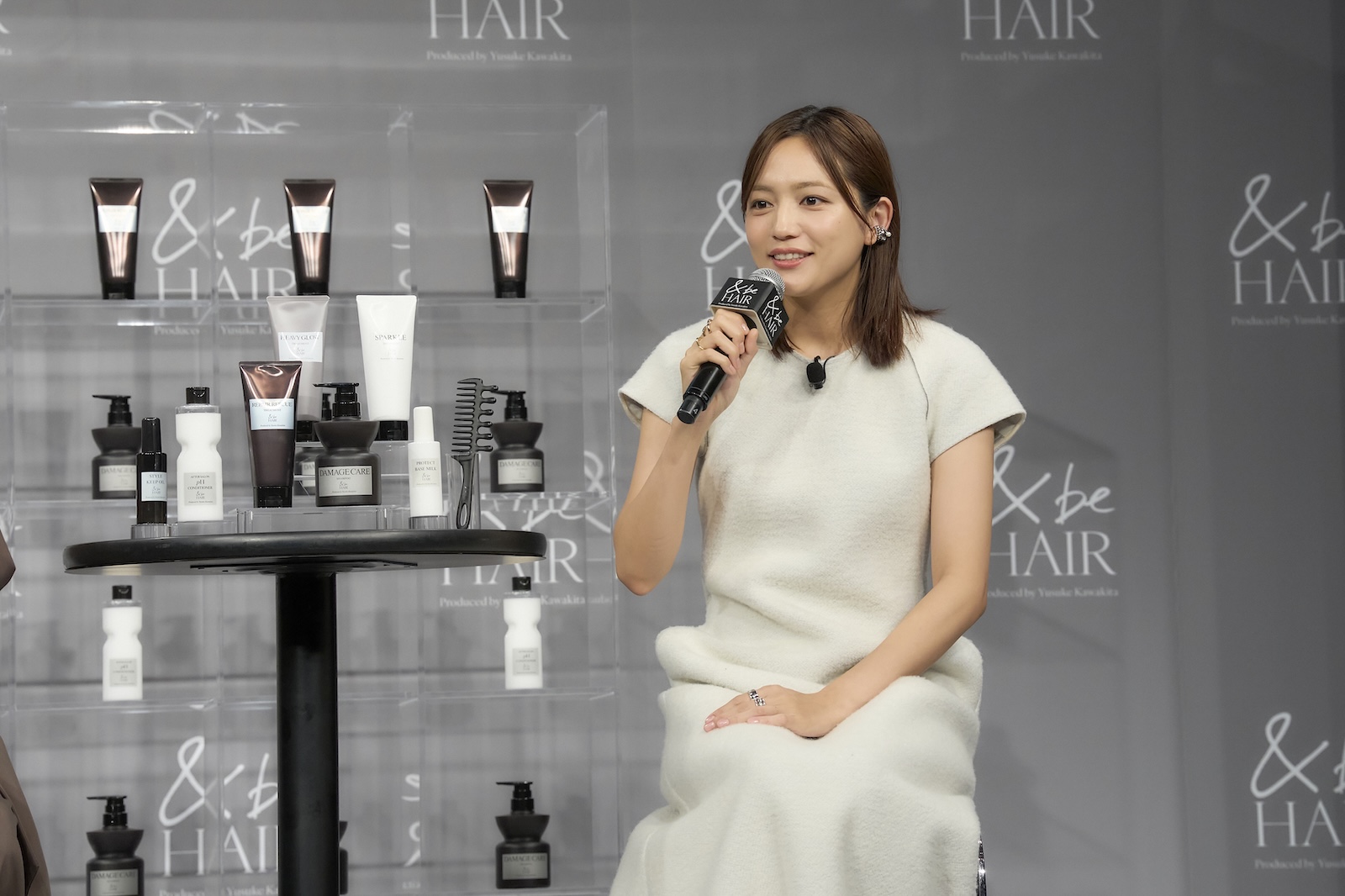 ＜&be HAIR＞の新商品・新CM発表会に登壇した川口春奈
