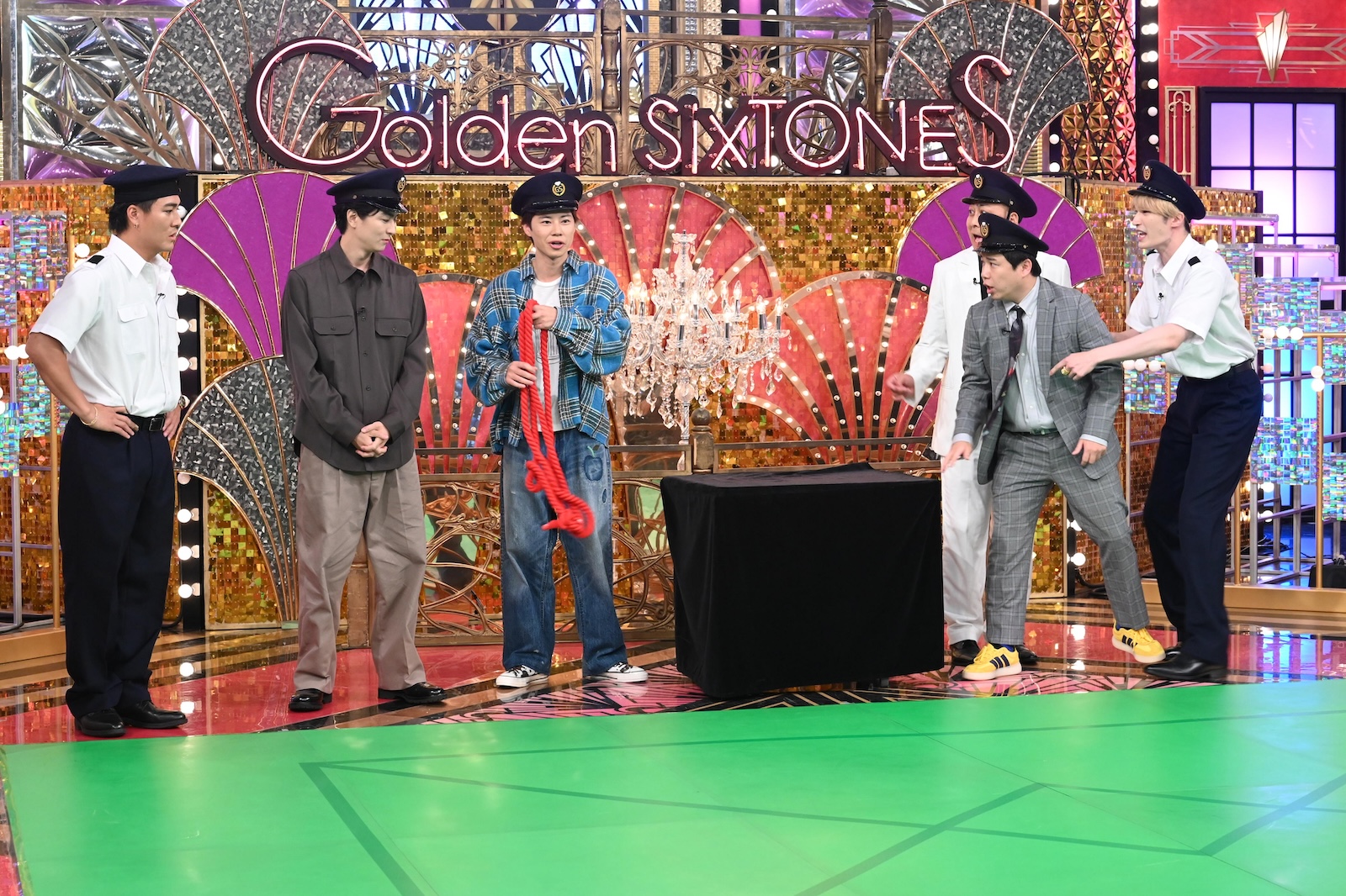『Golden SixTONES』に出演する戸塚純貴、稲葉友、森本慎太郎、長谷川雅紀(錦鯉)、せいや(霜降り明星)、ジェシー