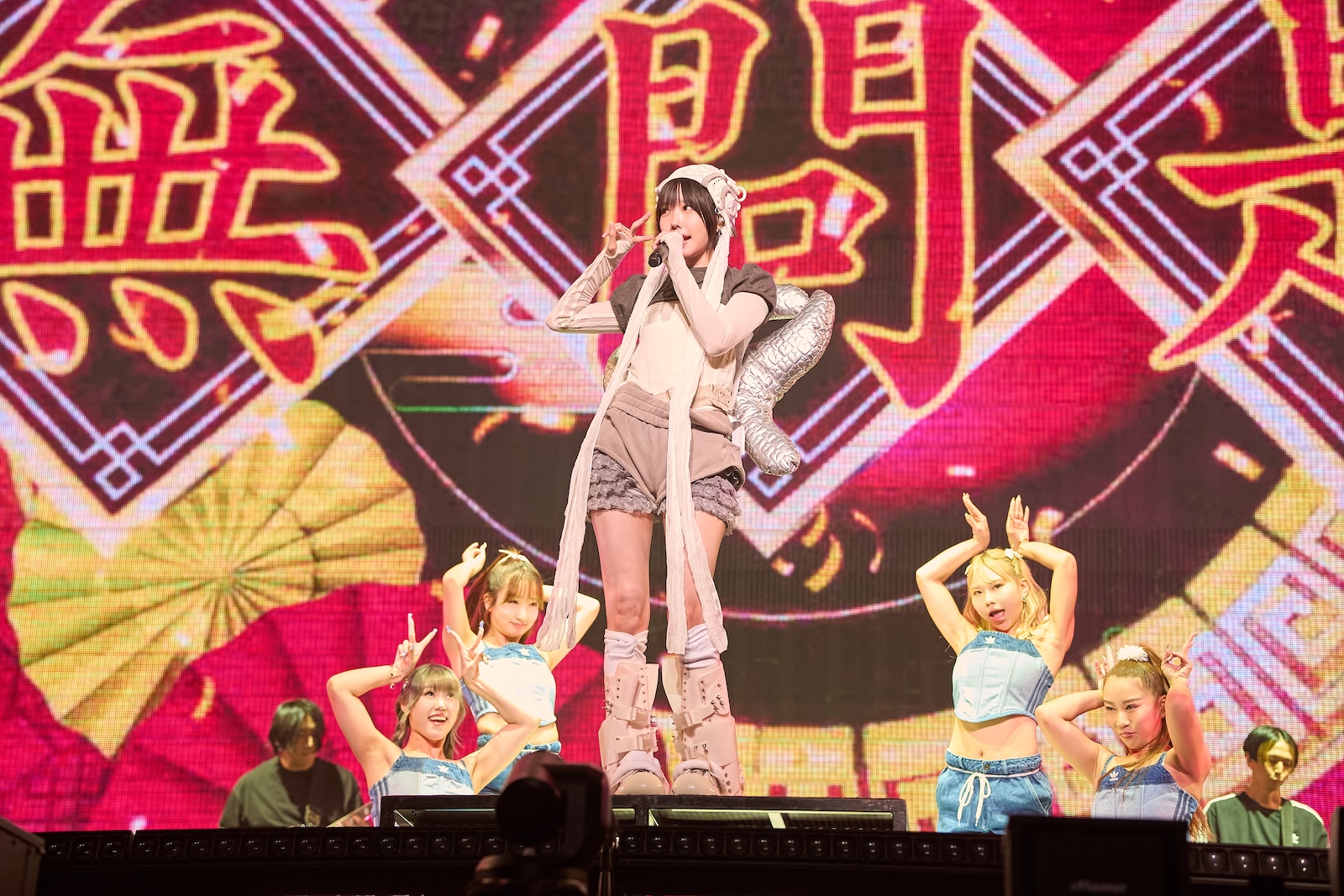 『Coca-Cola X Fes 2025』に出演したano