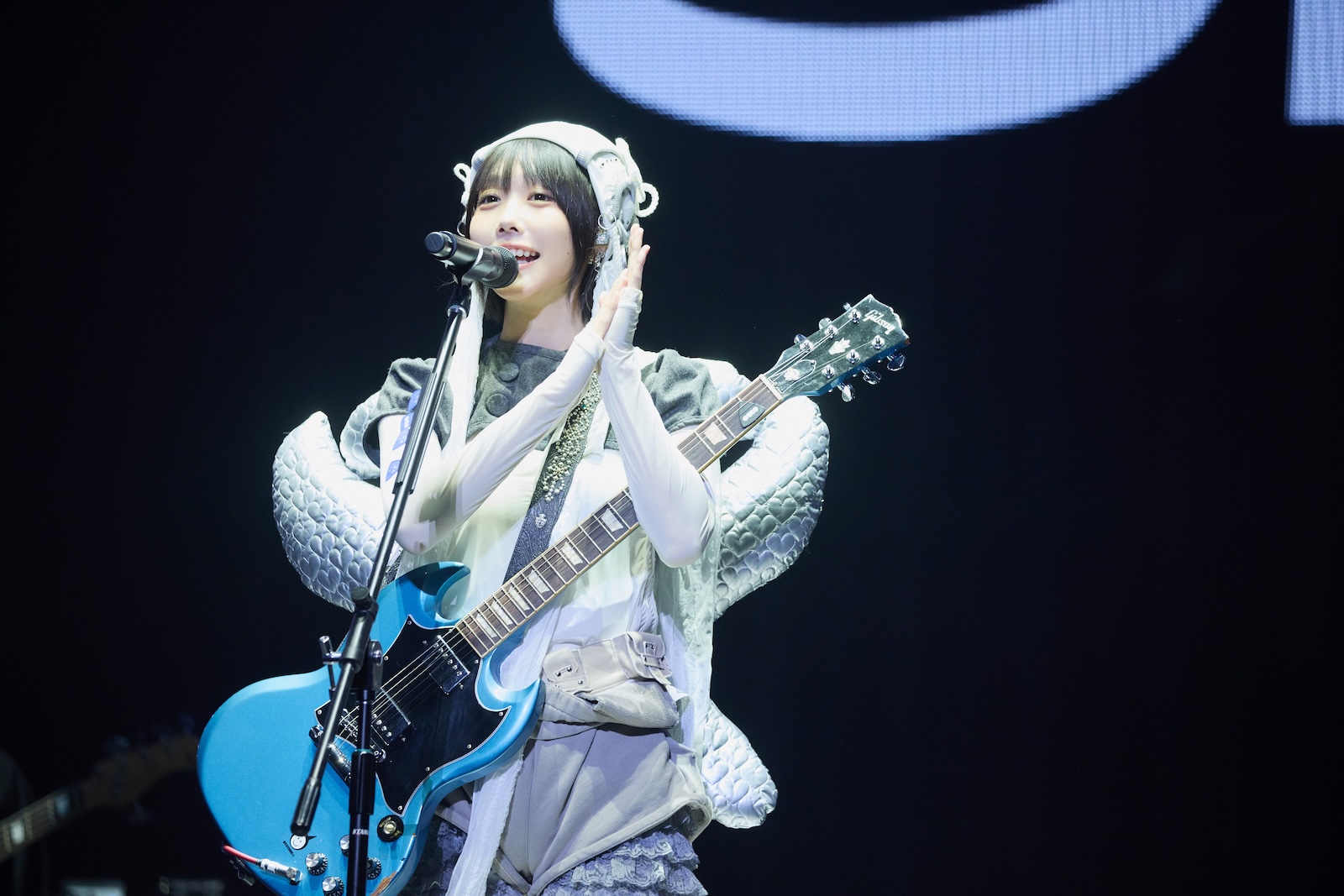『Coca-Cola X Fes 2025』に出演したano