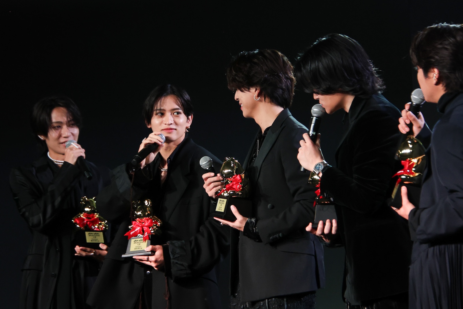 「anan AWARD 2025」授賞式に登壇したtimelesz