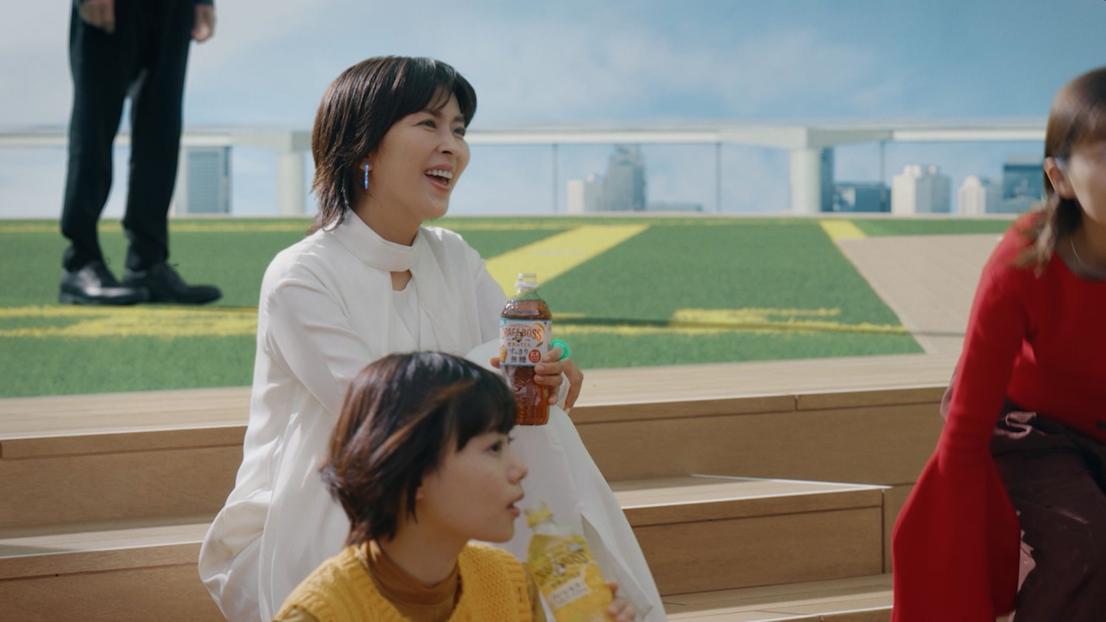松たか子、、杉咲花が出演する「クラフトボス 世界TEA」の TV-CM