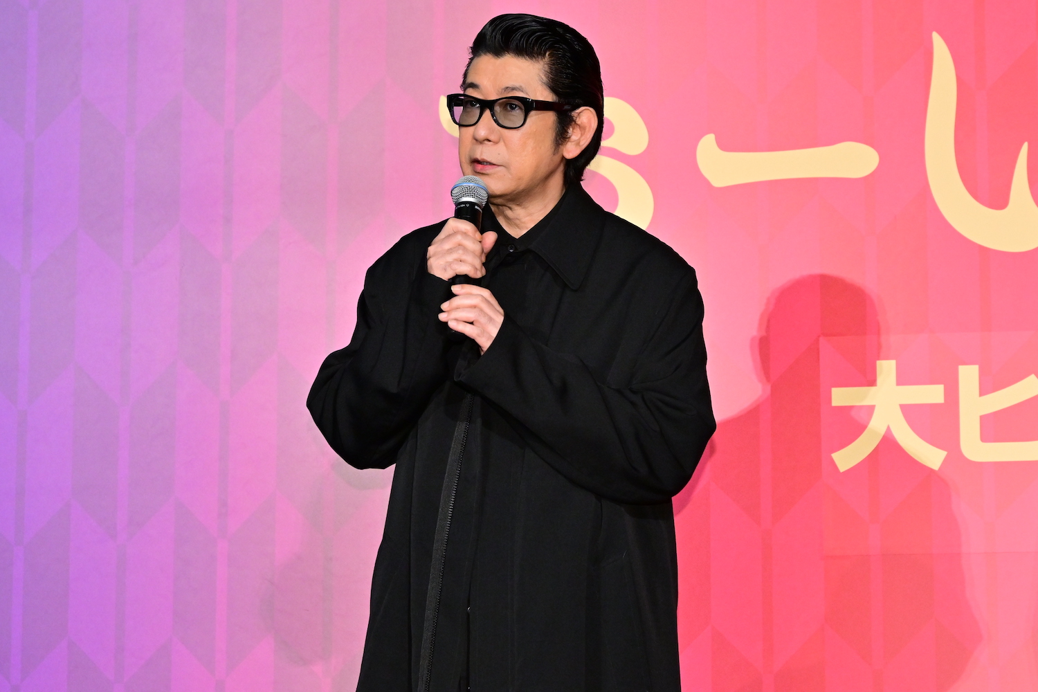 映画『おーい、応為』の公開御礼舞台挨拶に登壇した永瀬正敏