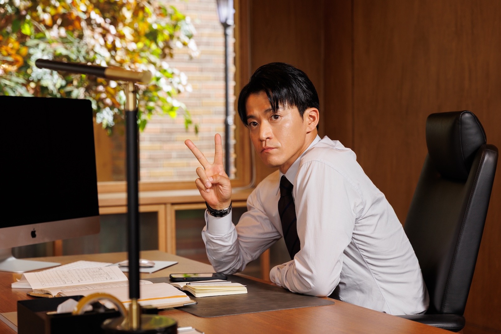 Netflixシリーズ『匿名の恋人たち』に出演する小栗旬