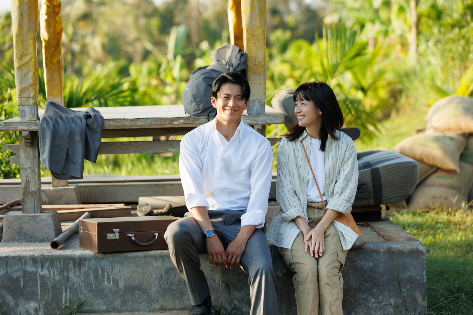 Netflixシリーズ『匿名の恋人たち』に出演する小栗旬・ハン・ヒョジュ