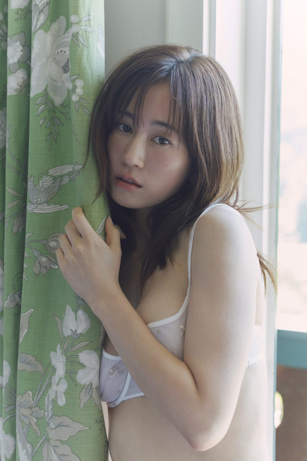 2026年発売の前田敦子写真集のカット写真