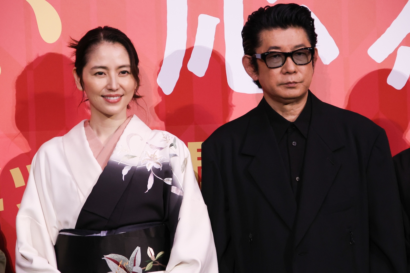 映画『おーい、応為』の初日舞台挨拶に登壇した長澤まさみ、永瀬正敏
