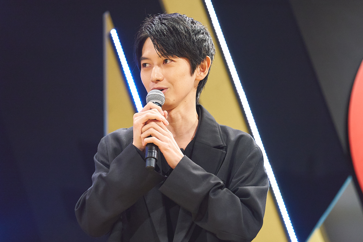 本郷奏多さんの写真