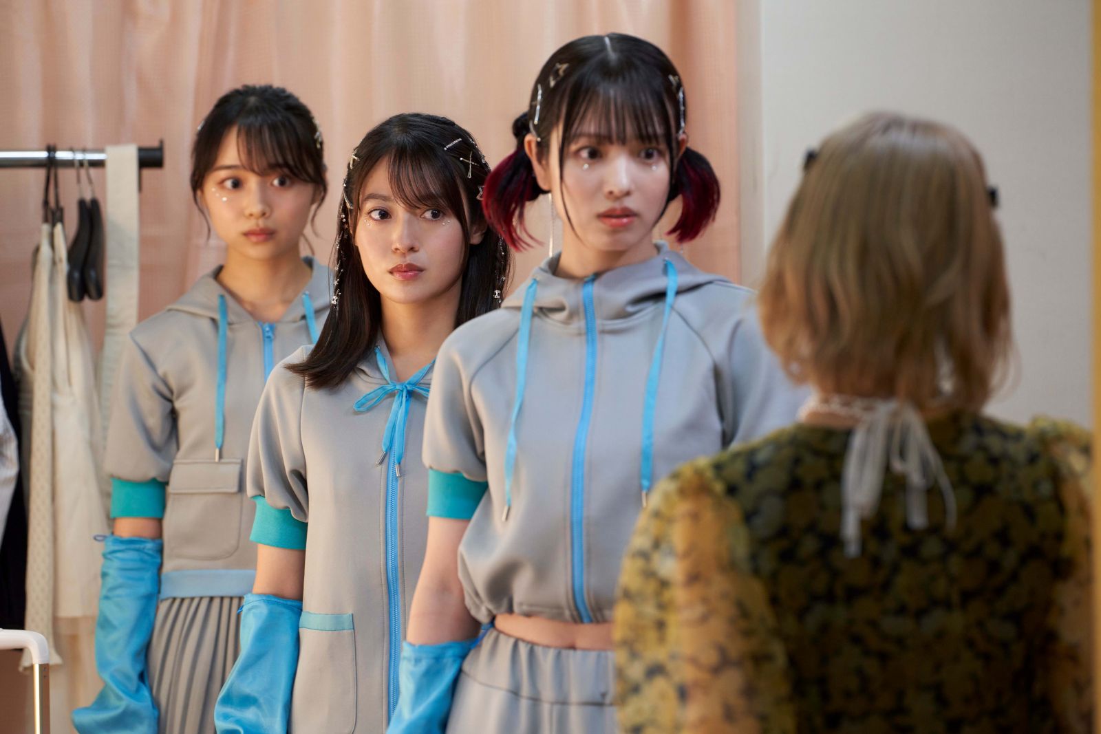 田辺桃子、横田真悠、林芽亜里の写真