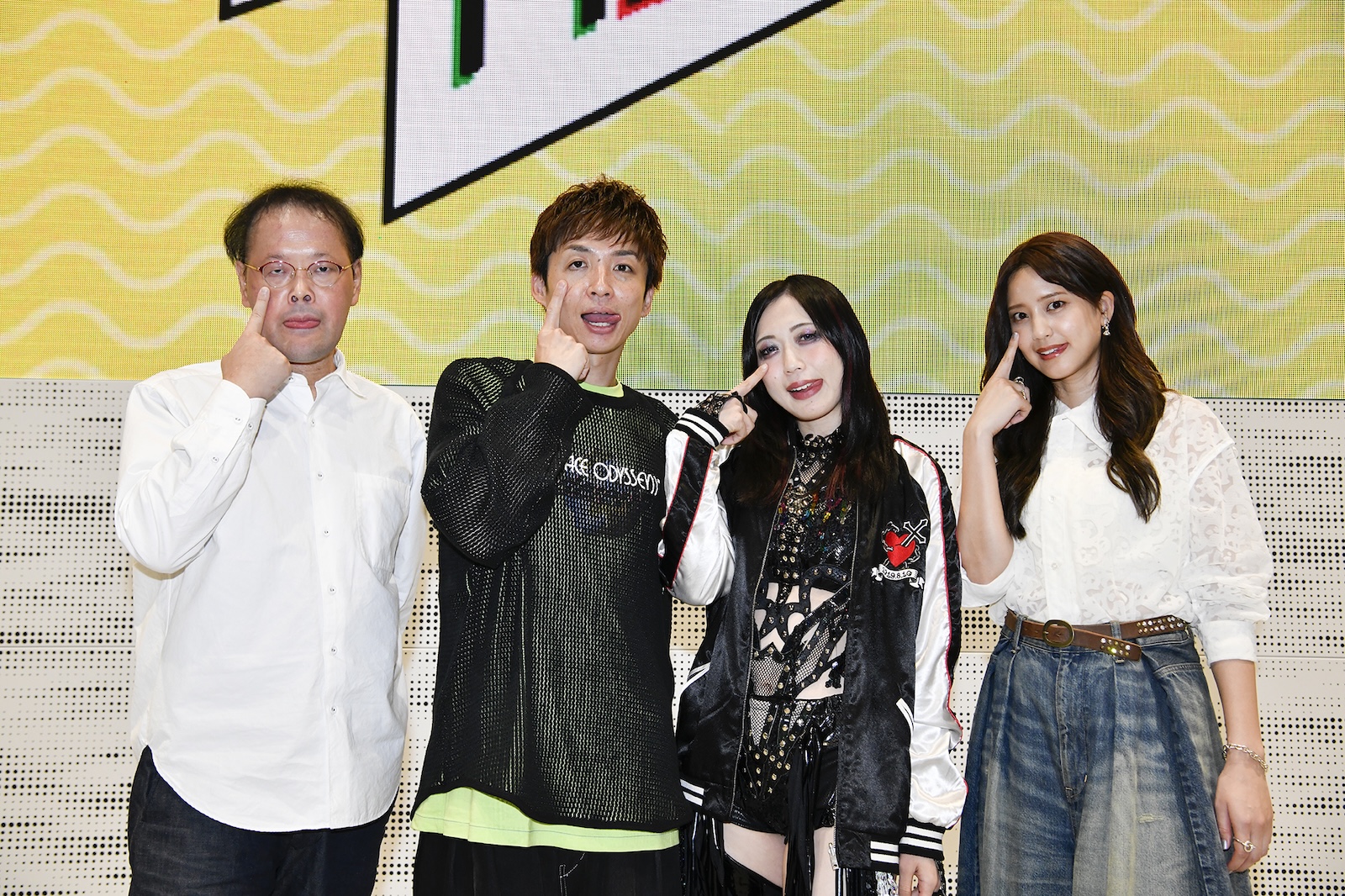 稲田直樹と河井ゆずると上谷沙弥と山崎紘菜の写真