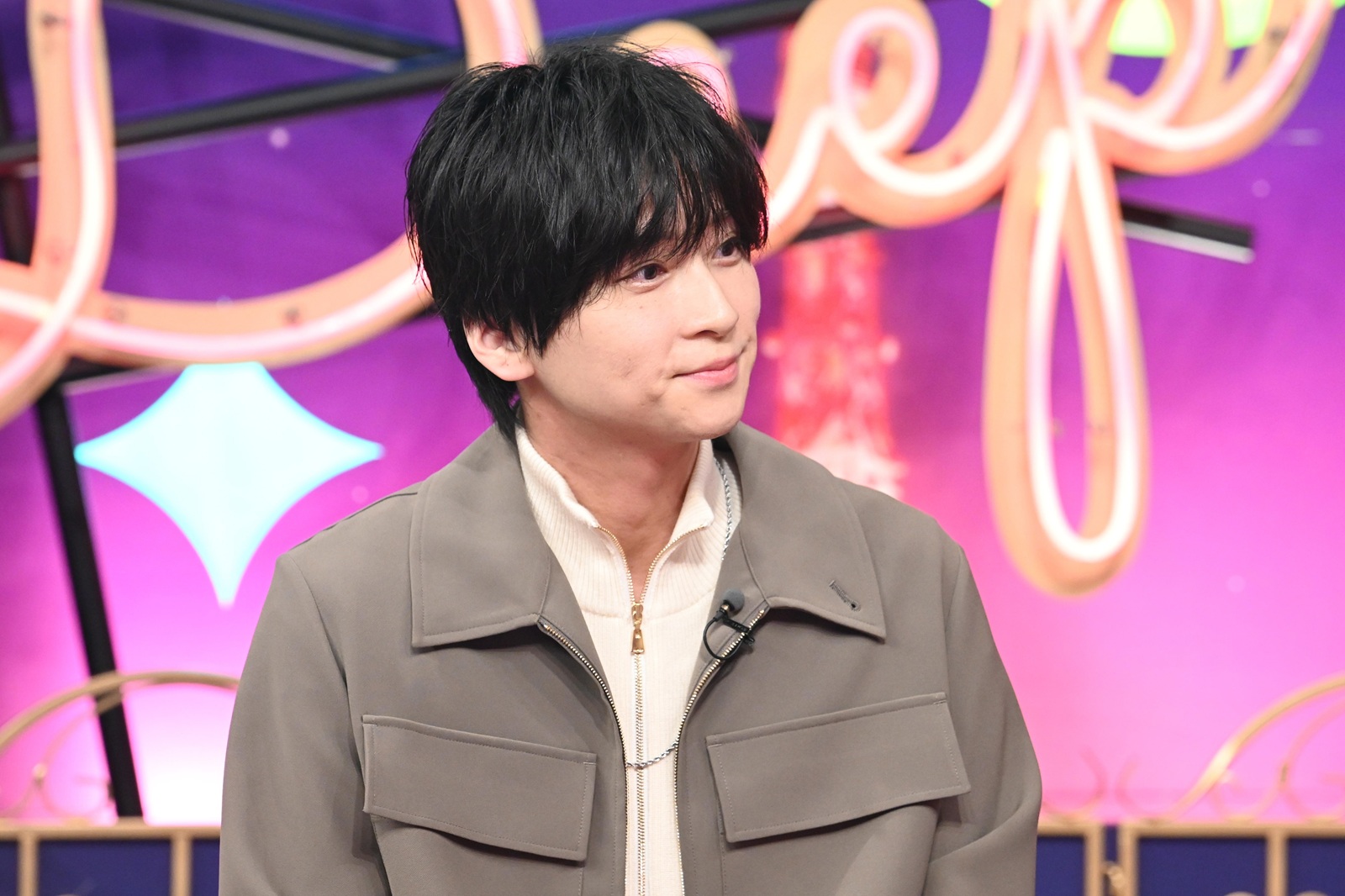 荒牧慶彦の写真