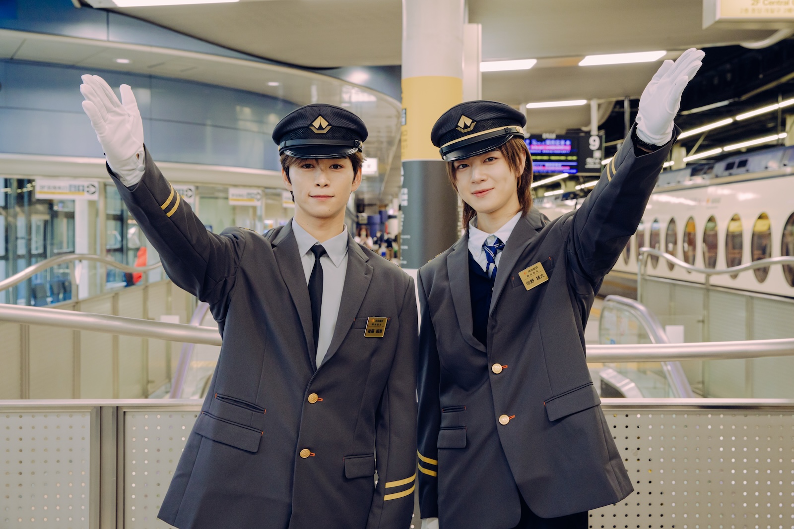 INIの後藤威尊と佐野雄⼤が南海難波駅の1⽇駅⻑に就任