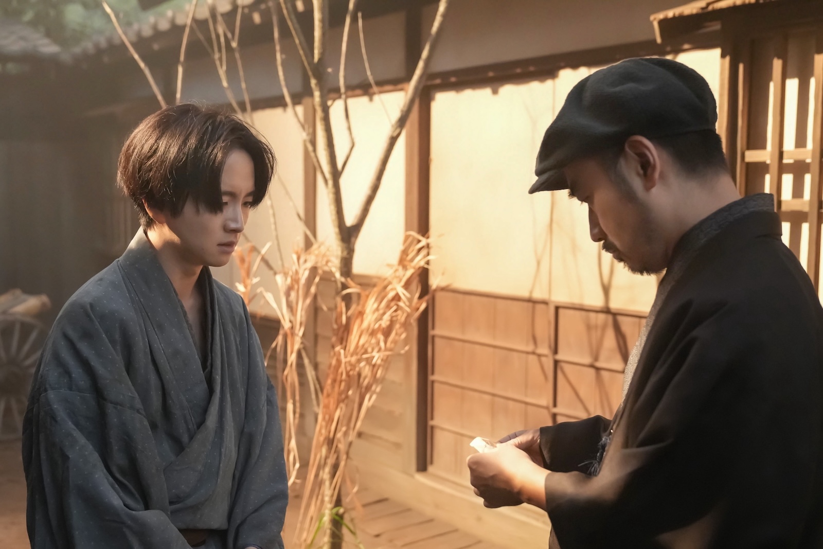 連続テレビ小説『ばけばけ』に出演する板垣李光人