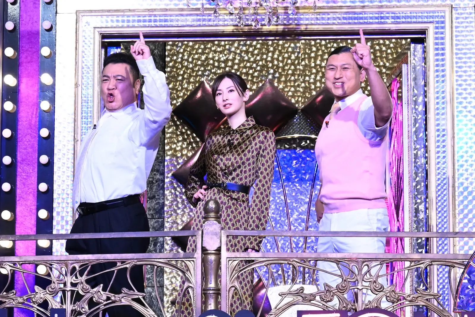 北川景子さん⭐︎新品タグ付⭐︎ラルフローレン⭐︎ダブルブレステッド ヘリンボーンコート 貴婦人姿で会釈をする北川景子（撮影・西海 健太郎） - スポニチ