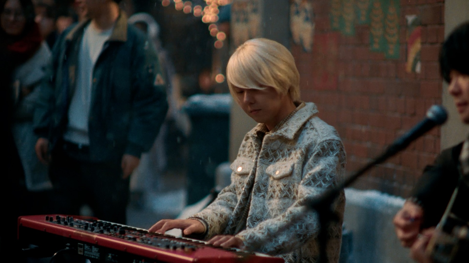 「キリン 午後の紅茶」の新CMに出演するMrs. GREEN APPLE