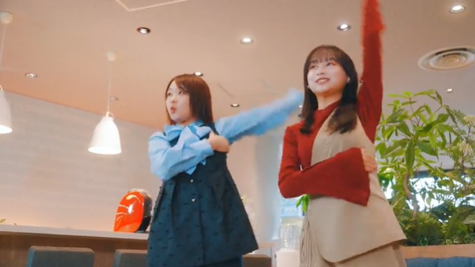 吉住、影山優佳の写真