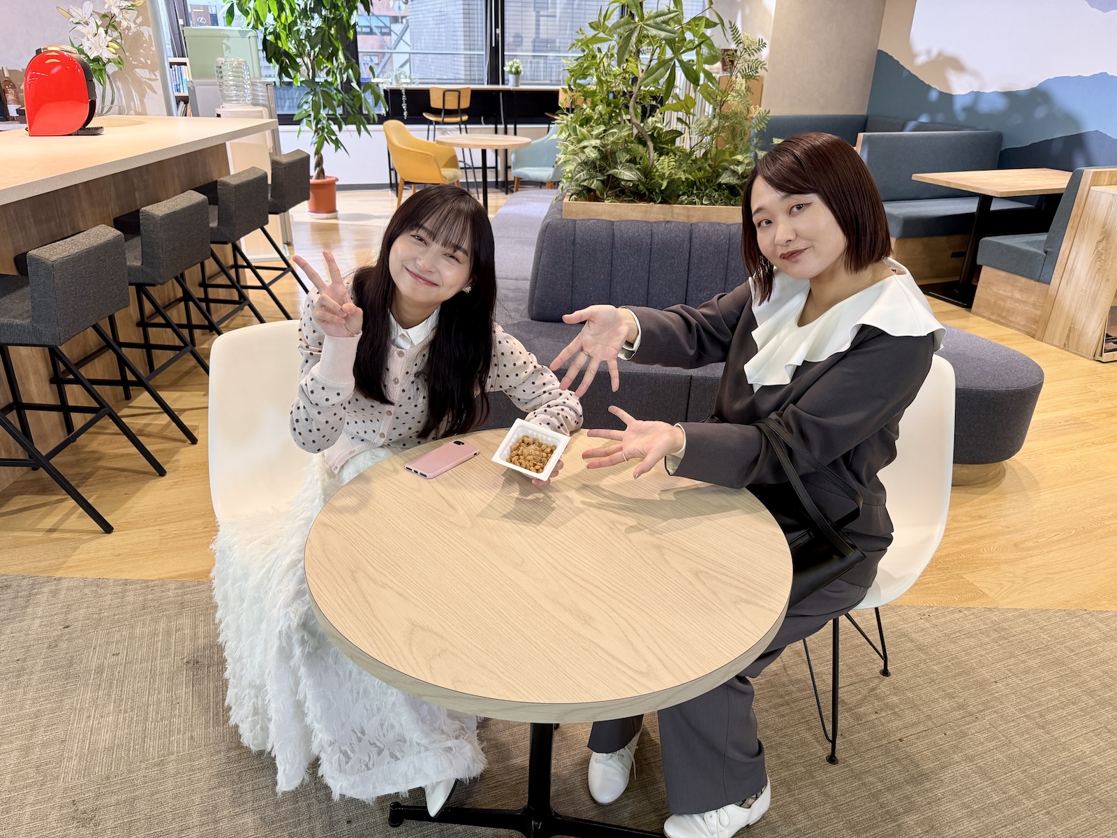 影山優佳、吉住の写真