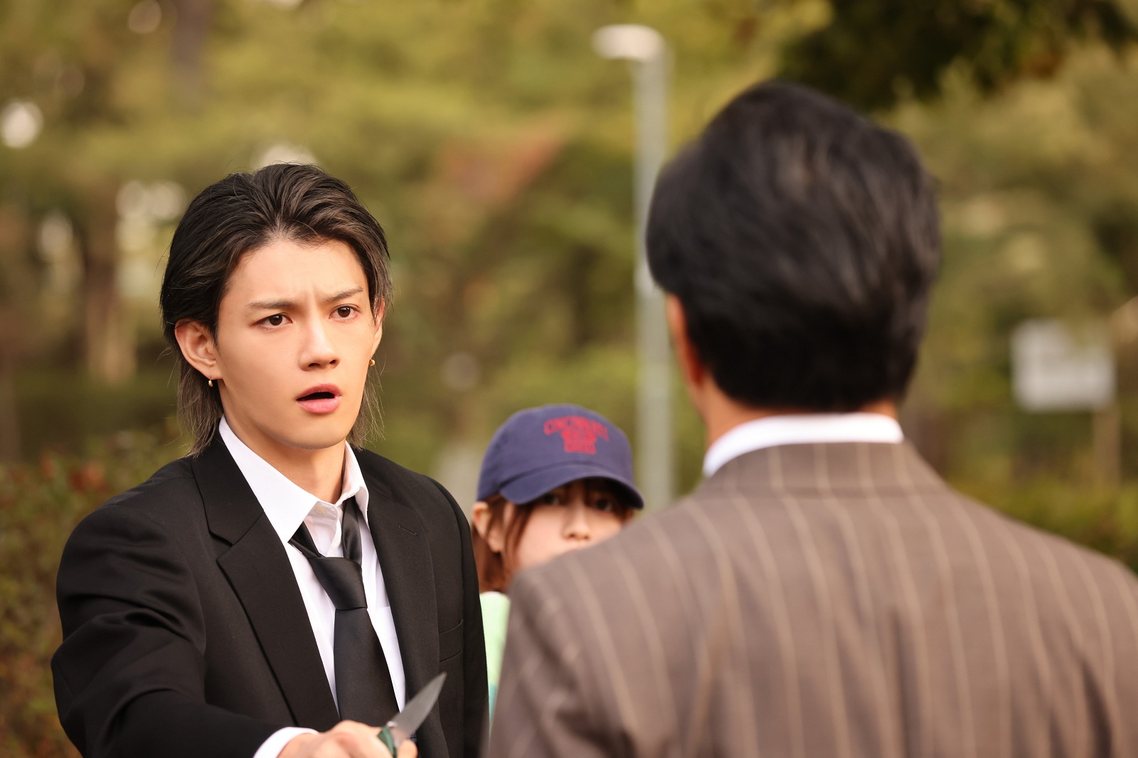 八神結以(桜田ひより)、林田大介(佐野勇斗)の写真