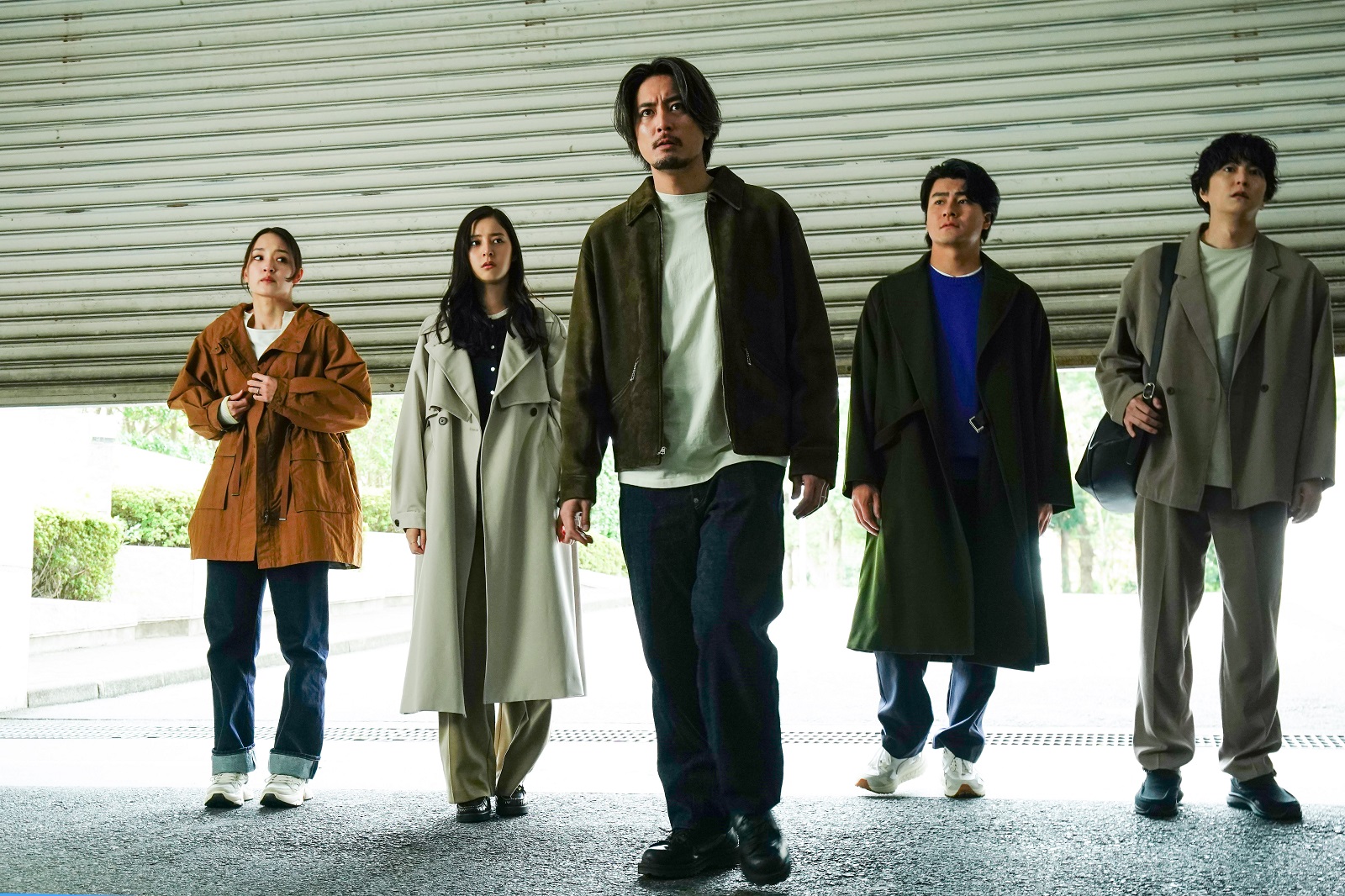 間宮祥太朗、新木優子らの写真