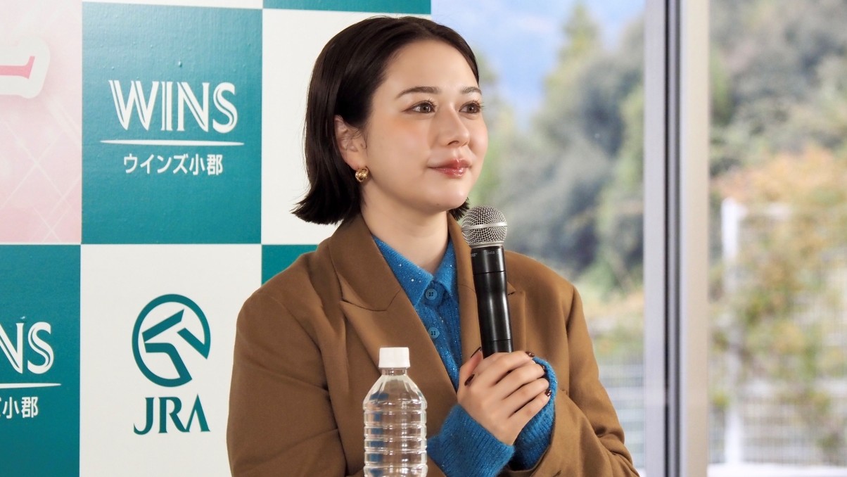 村重杏奈の写真