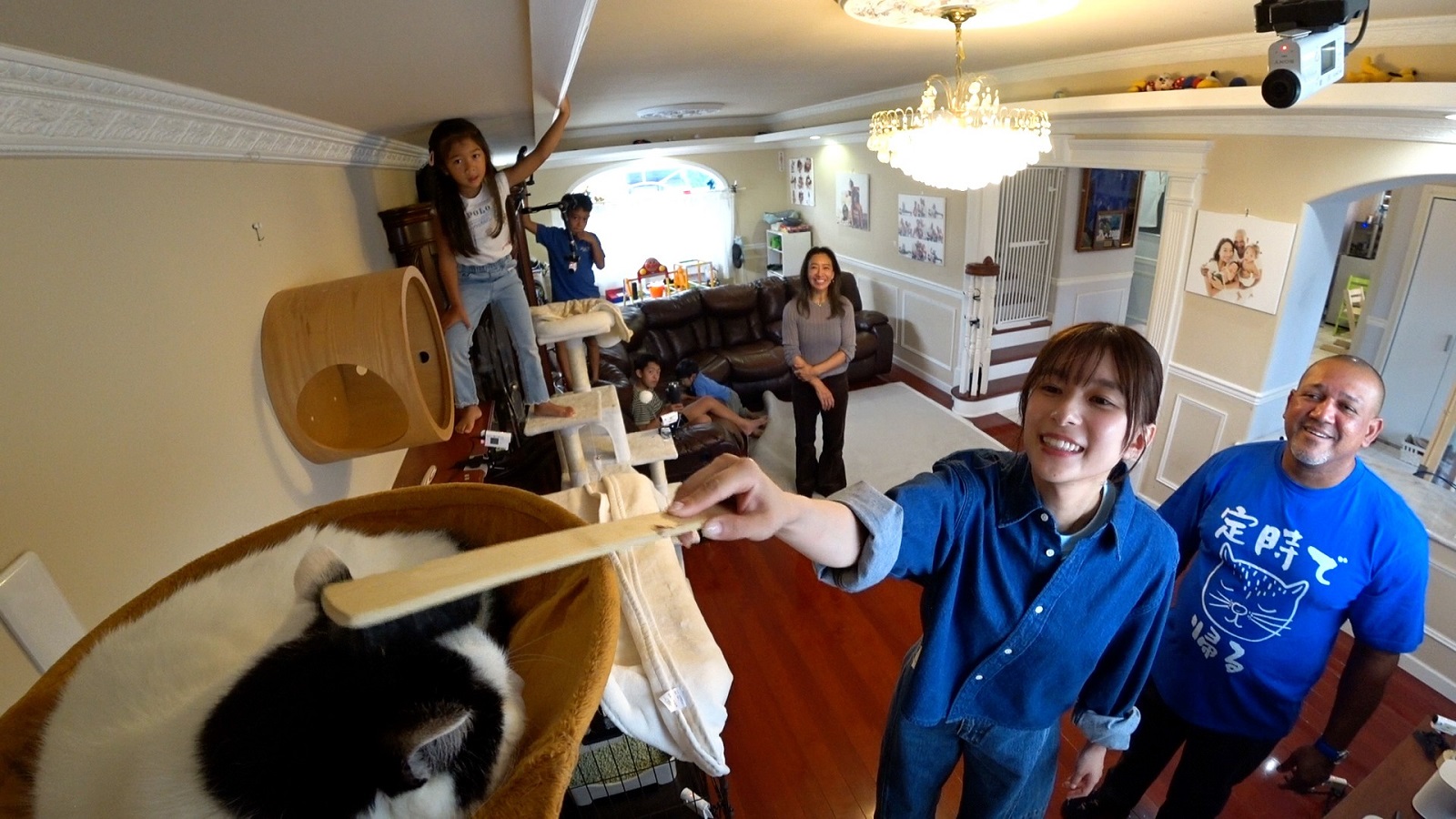 アレックス・ラミレス、芳根京子の写真