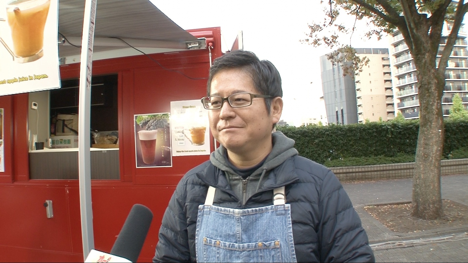 りんご飴の神・佐々木雄三さんの写真