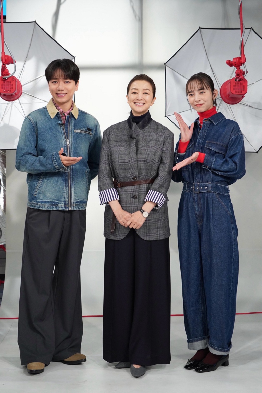 山崎育三郎、鈴木京香、井桁弘恵の写真