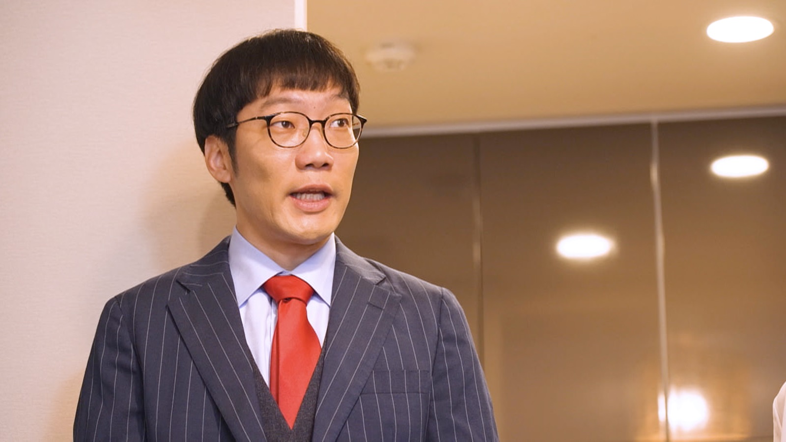 男性ブランコの平井まさあきの写真