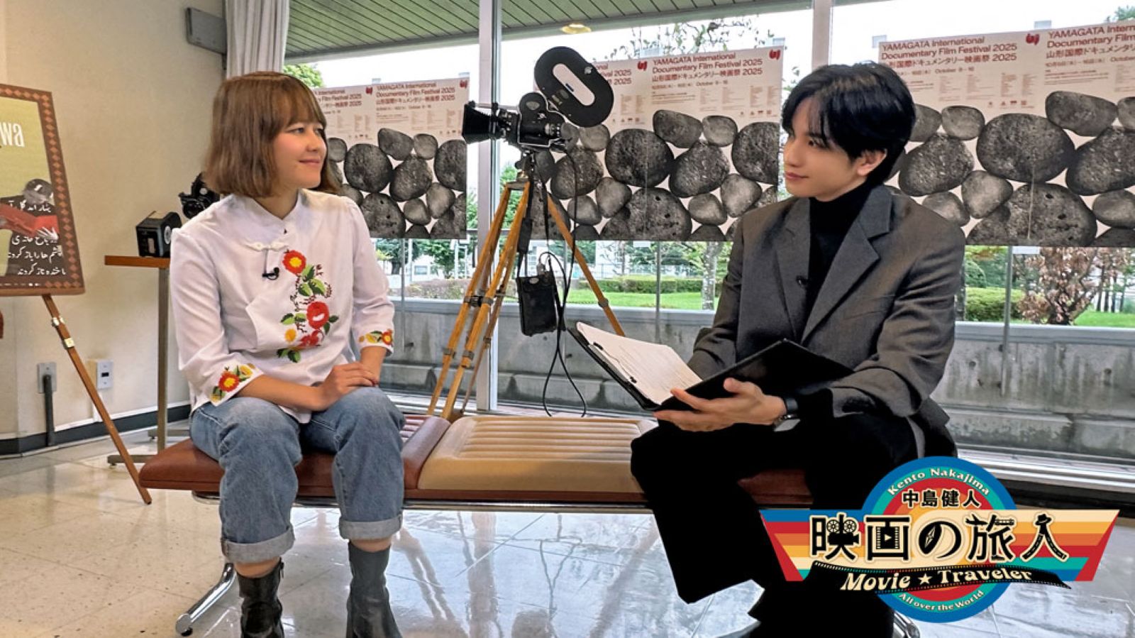 ナジーバ・ヌーリ監督と中島健人の写真