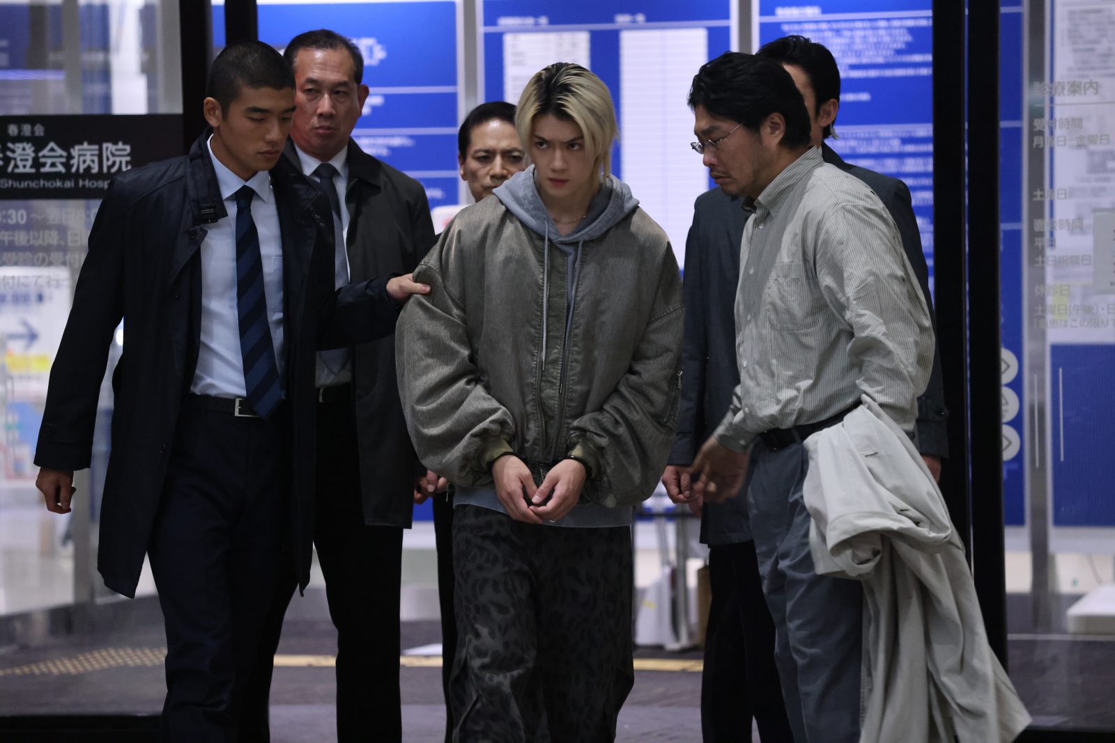 佐野勇斗らの写真