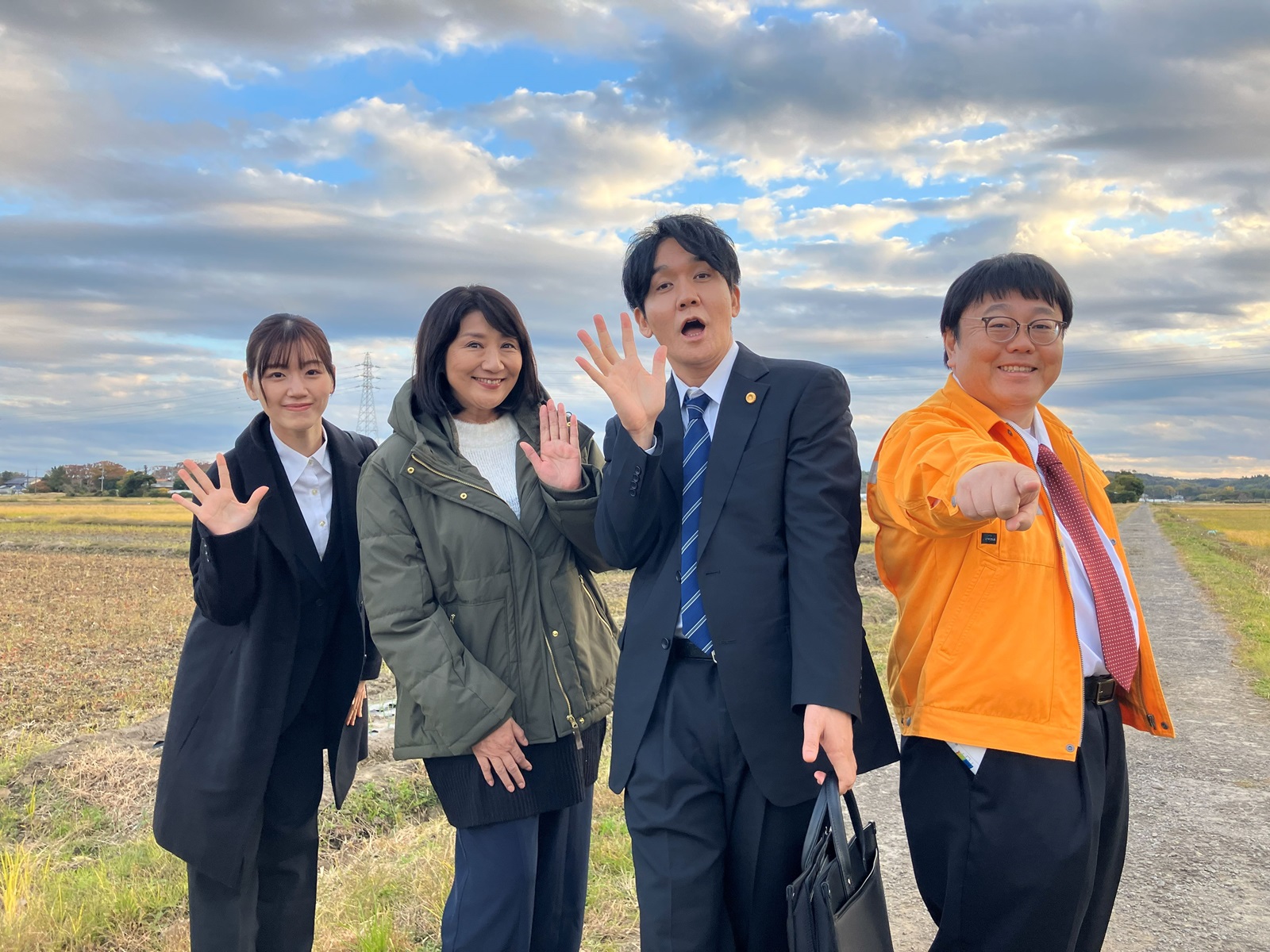 タイムマシーン3号(関太・山本浩司)らの写真