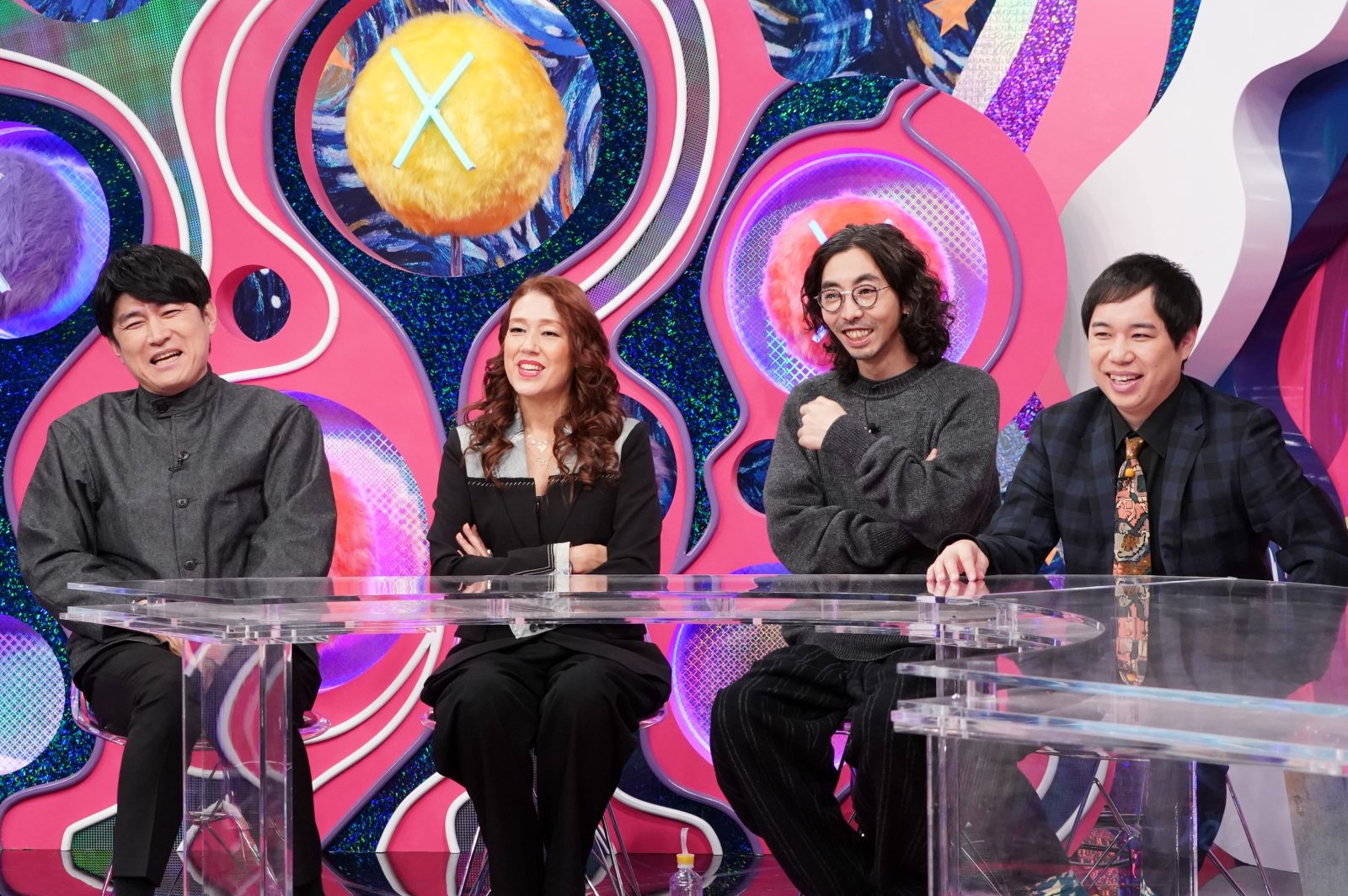 霜降り明星・せいやとLiLiCoと柄本時生と藤井貴彦の写真