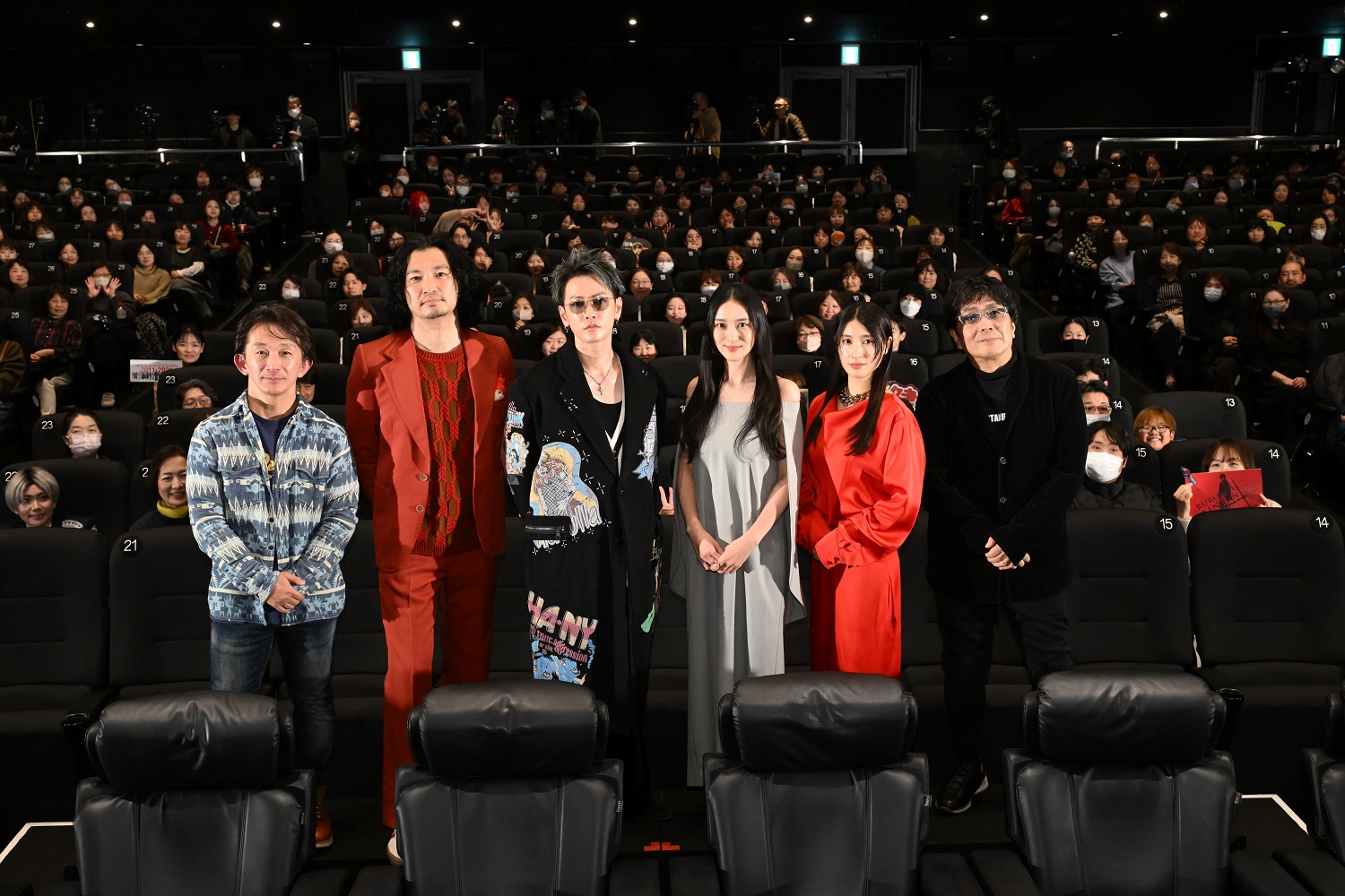 「ワーナー・ブラザース映画ファンフェスティバル」映画『るろうに剣心』舞台挨拶に登壇した大友啓史、谷垣健治、佐藤健、武井咲、青木崇高、土屋太鳳