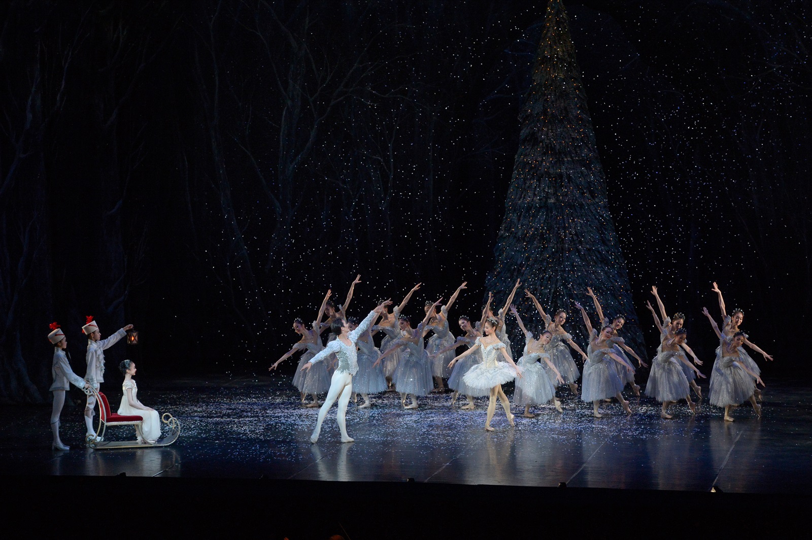 牧阿佐美バレヱ団の写真