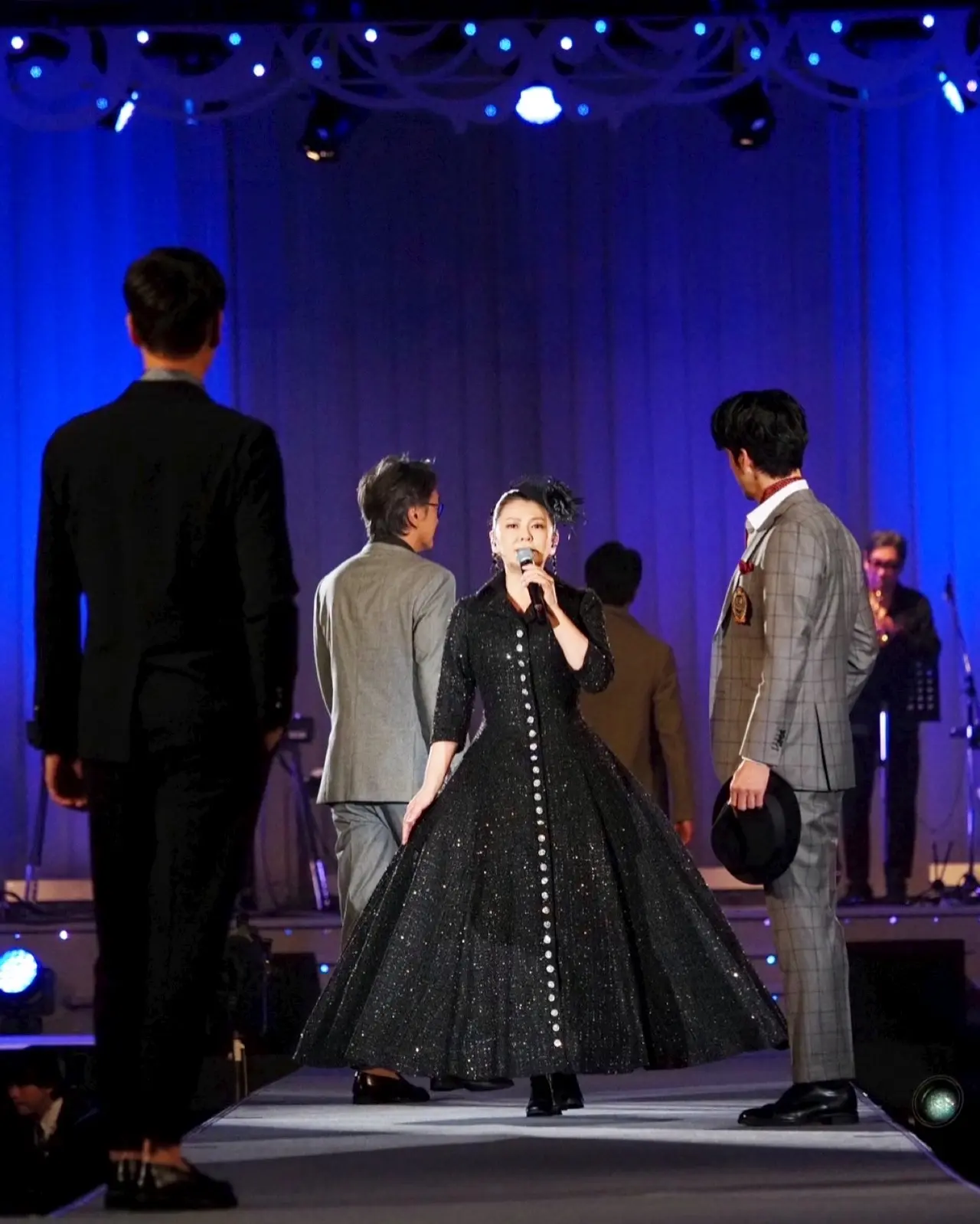 南野陽子、初のディナーショーで異例のファッションショーを披露！SNS