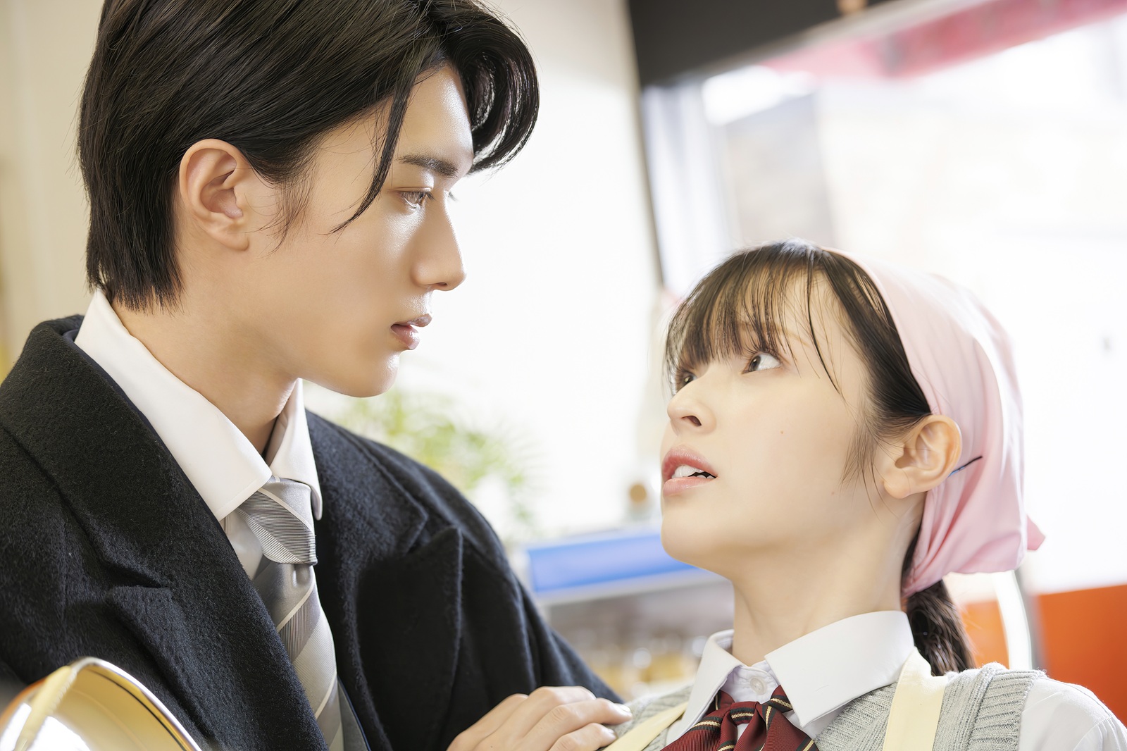 山中柔太朗と豊嶋花の写真