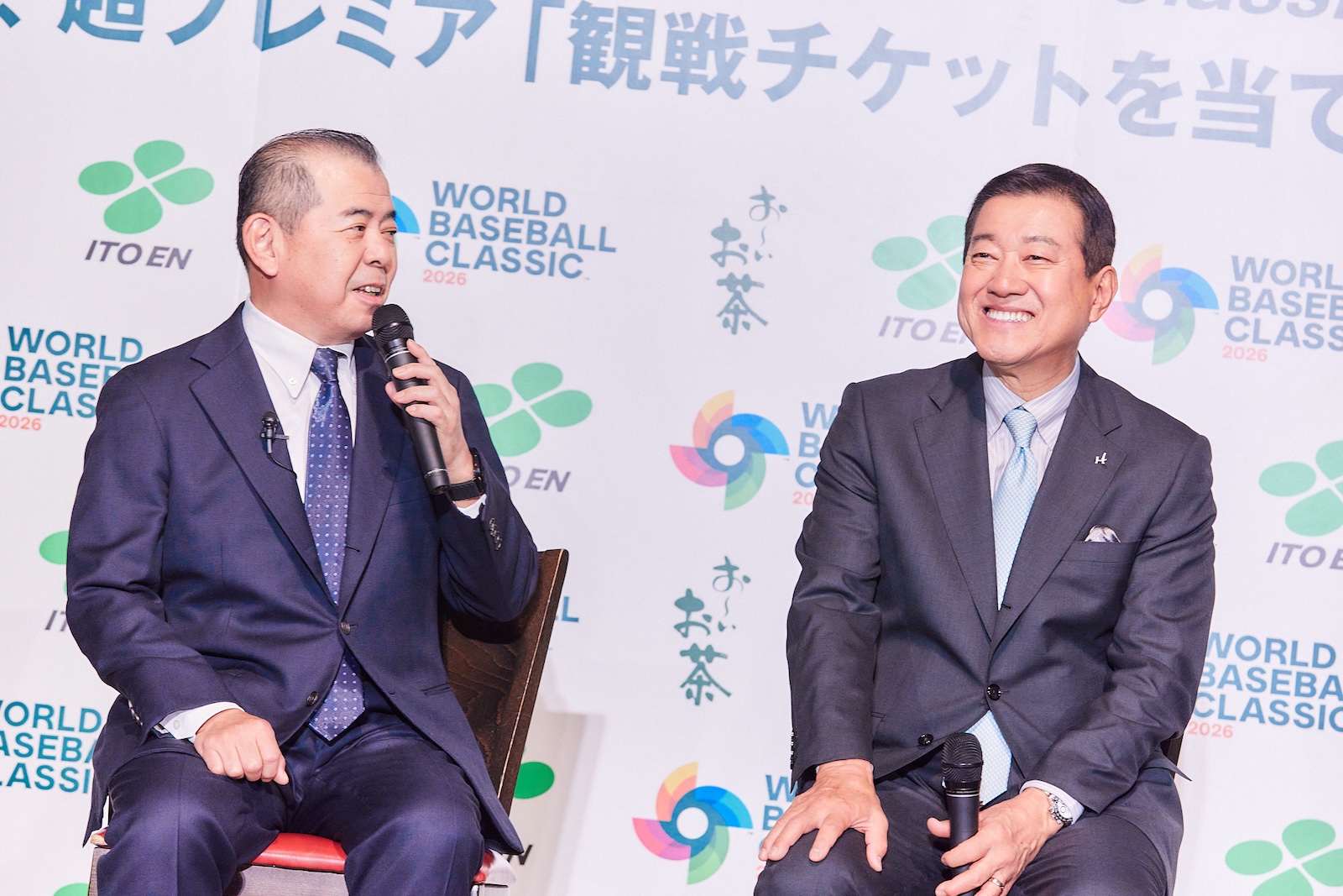 伊藤園副社長・本庄周介と原辰徳の写真