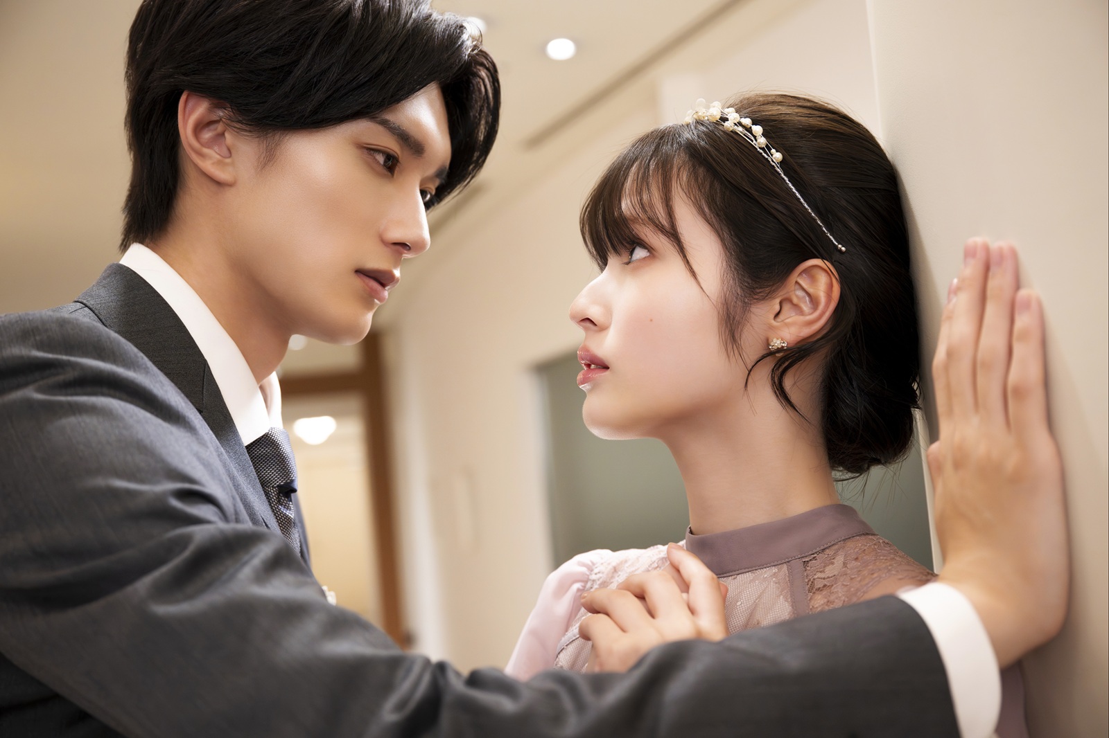 黒崎絢人（山中柔太朗）、白瀬小春（豊嶋花）の写真