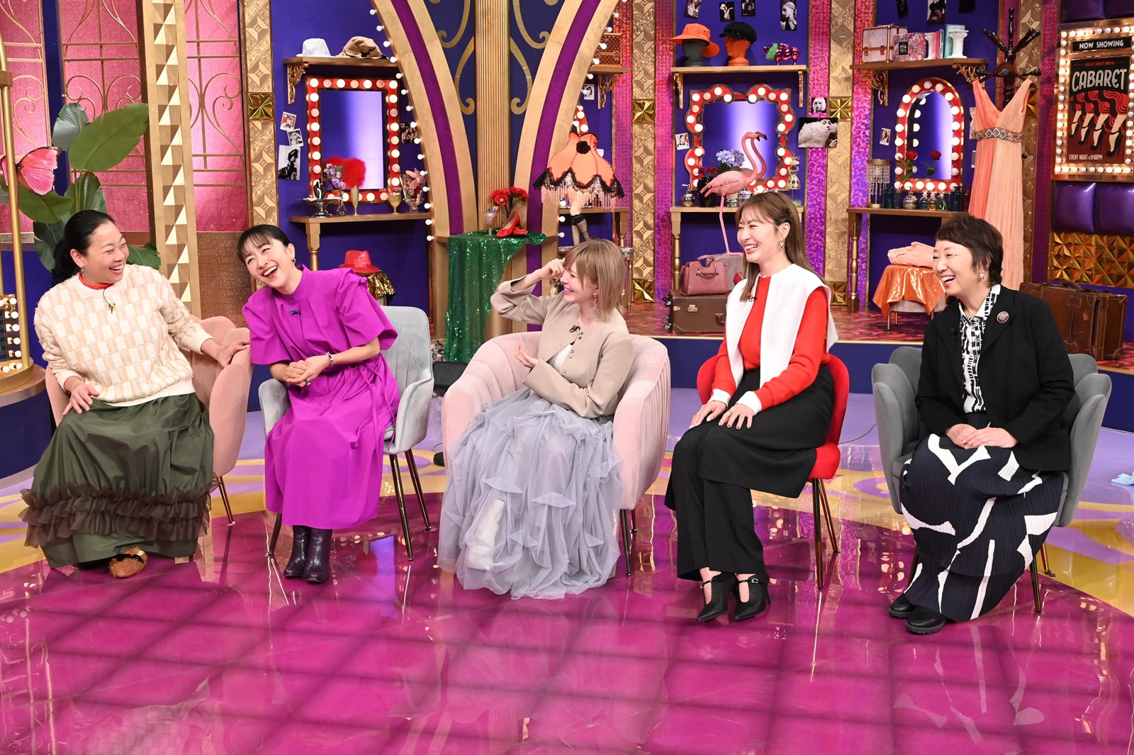 いとうあさこ、茂森あゆみ、益若つばさ、新山千春、中曽根陽子の写真