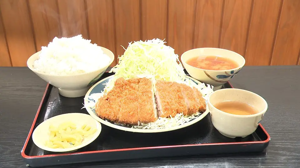 とんかつまま　オークル2個とナチュラル2個 とんかつは日本一！唐揚げは世界一！と常連客が太鼓判 山形のブランド