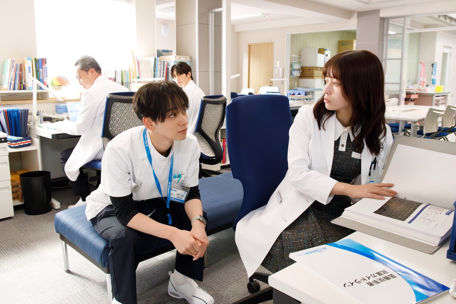 宮世琉弥、橋本環奈の写真