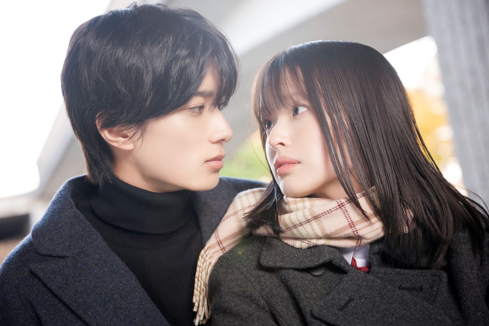 豊嶋花、山中柔太朗の写真