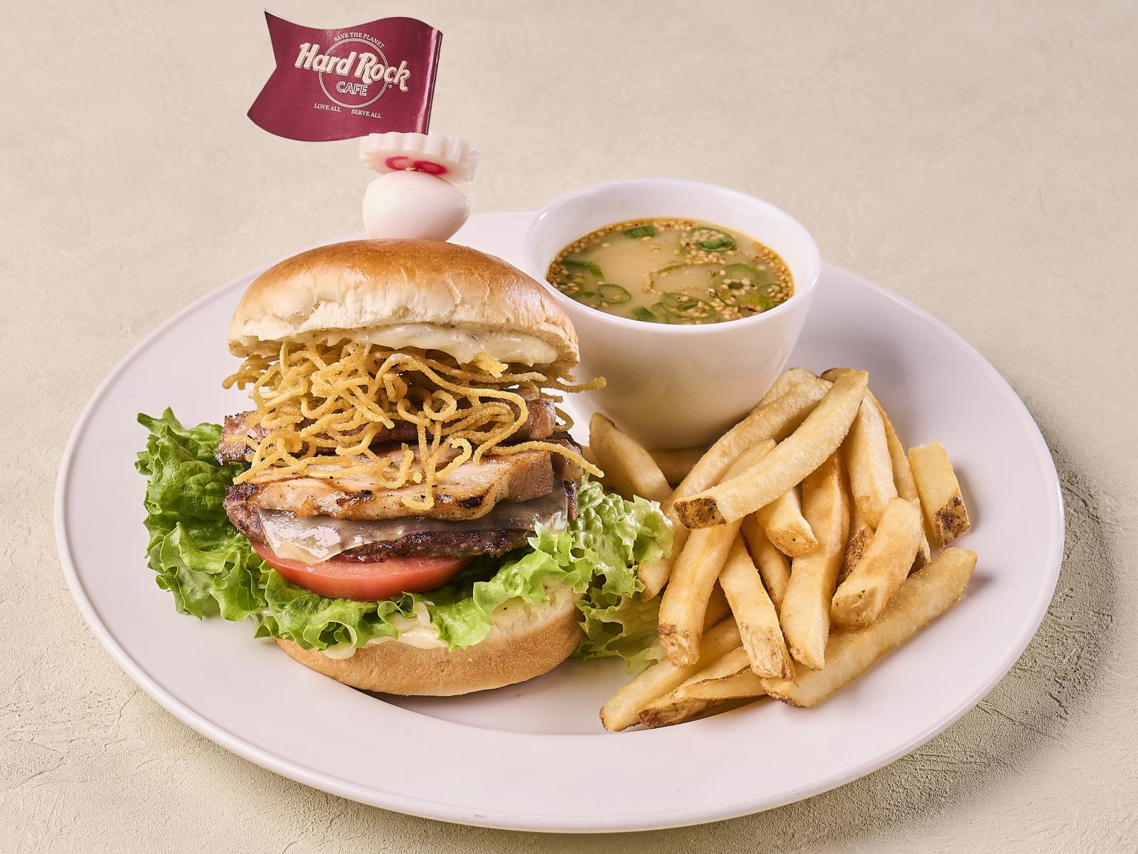 「ナルトのラーメンバーガー」