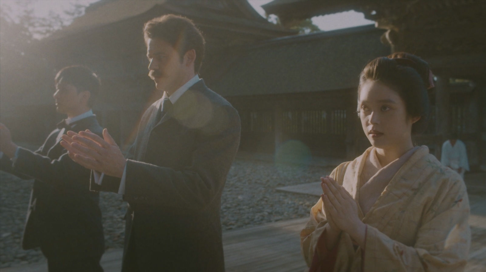 連続テレビ小説『ばけばけ』に出演する髙石あかり、トミー・バストウ、吉沢亮